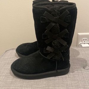 Girls KOOLABURRA By UGG. Black great condition. Size 13